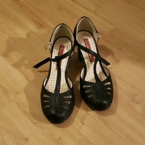 Vintage style T strap heels